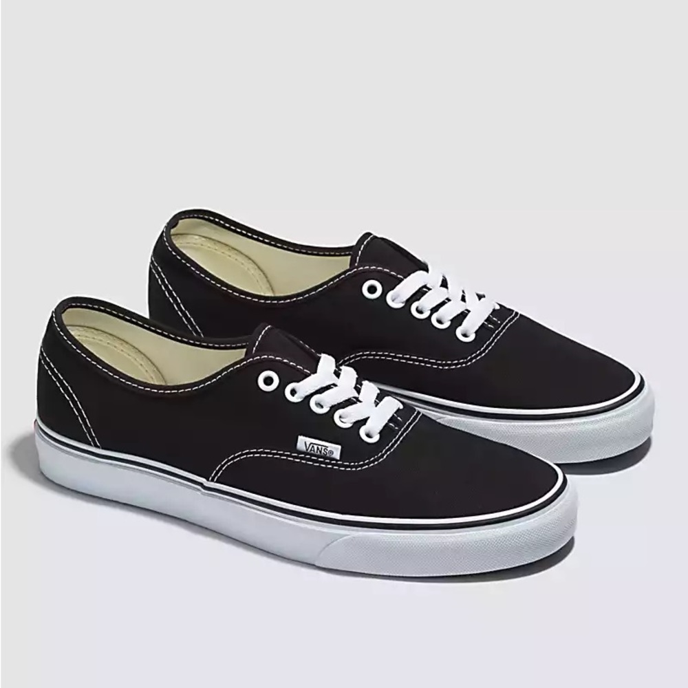 Vans men’s 7 or women’s 8.5